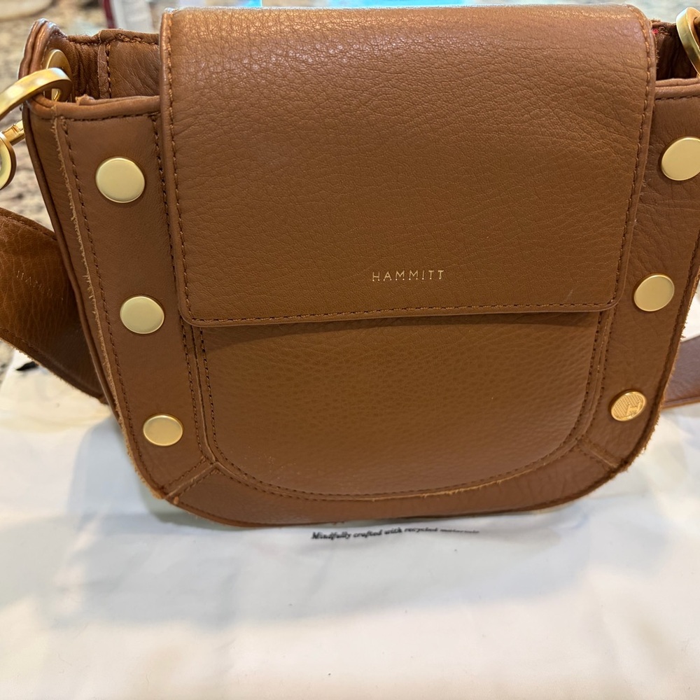 Hammitt KAYCE SADDLE MED
Color Biscotti/Gunmetal used